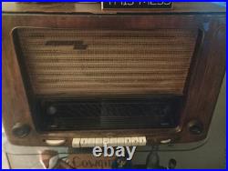 Grundig 4010 Vintage Wooden Tabletop Tube Radio with Push-Button Tuning