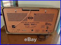 Grundig Model 2540-U tube radio (AM/FM/SW) Vintage. 1962 Beautiful