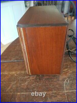Hard To Find Vintage Westinghouse Model WR-21 Tabletop Tube Radio Working