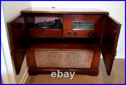 High fidelity Vintage Philips 263-2 Radio Record Player Console Made in Canada