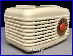 IVORY Westinghouse Plaskon MID CENTURY VINTAGE vacuum tube radio #501