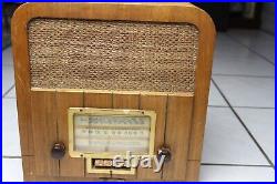 Knight Wood Tube Radio Model 10530 VINTAGE Works with sounds For Repair
