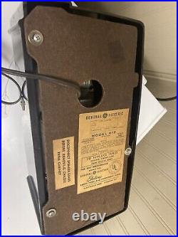 MCM VTG General Electric GE AM Bakelite Tube Radio Model # 412 Art Deco PROP