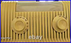 Mitchell Lullaby Bed Lamp Radio Vintage Tube Radio / WORKS