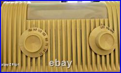 Mitchell Lullaby Bed Lamp Radio Vintage Tube Radio / WORKS