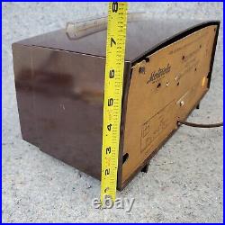 Motorola 52X Tube Radio AM Tabletop Bakelite MCM Vintage 1950's Working