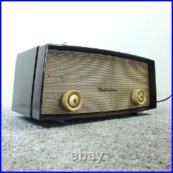 Motorola 52X Tube Radio AM Walnut Bakelite Vintage 1952 Tabletop Tested Working