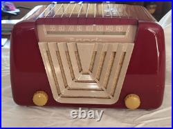 Motorola 68x 11Q Vintage Bakelite Tube Radio 1949 Art Deco