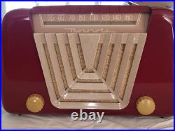 Motorola 68x 11Q Vintage Bakelite Tube Radio 1949 Art Deco