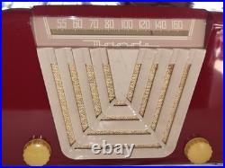 Motorola 68x 11Q Vintage Bakelite Tube Radio 1949 Art Deco
