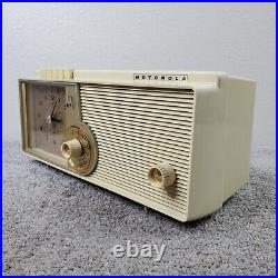 Motorola C5W Tube Radio Clock AM Pushbutton White Vintage MCM Mid Century Works