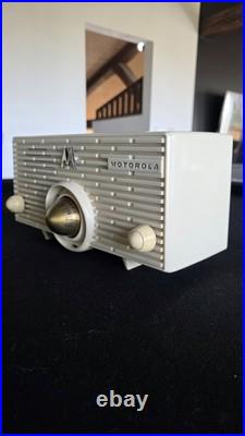 Motorola TURBINE Bakelite Radio MK56H RARE MCM DECO PLASKON VINTAGE TUBE Motorola TURBINE Bakelite Radio MK56H RARE MCM DECO PLASKON VINTAGE TUBE