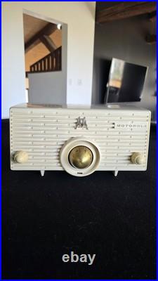 Motorola TURBINE Bakelite Radio MK56H RARE MCM DECO PLASKON VINTAGE TUBE Motorola TURBINE Bakelite Radio MK56H RARE MCM DECO PLASKON VINTAGE TUBE
