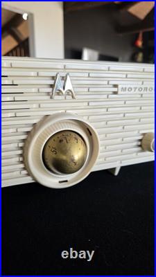 Motorola TURBINE Bakelite Radio MK56H RARE MCM DECO PLASKON VINTAGE TUBE Motorola TURBINE Bakelite Radio MK56H RARE MCM DECO PLASKON VINTAGE TUBE