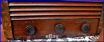 Near Mint Antique RCA VICTOR 56x5 Vintage Old Wood SW Tube Radio Works Perfect