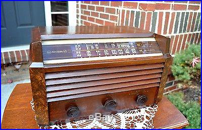 Near Mint Antique RCA VICTOR 56x5 Vintage Old Wood SW Tube Radio Works Perfect