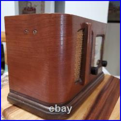 Nice Vintage 1941 Detrola Radio 429 Looks and Plays Nice See Video