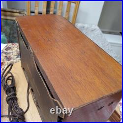 Nice Vintage 1941 Detrola Radio 429 Looks and Plays Nice See Video