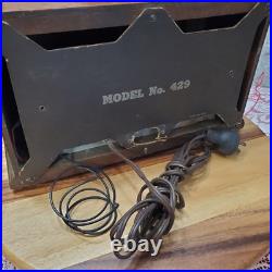 Nice Vintage 1941 Detrola Radio 429 Looks and Plays Nice See Video