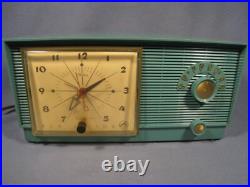 Nice Working Vintage Blue RCA Victor 6-C-5 Radio