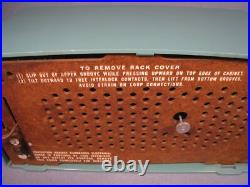 Nice Working Vintage Blue RCA Victor 6-C-5 Radio