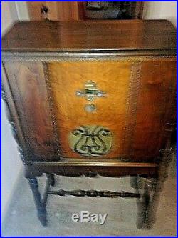 Old Antique Vintage BEVERLY Tall Wood Upright Cabinet Radio, 20's-Early 1930's