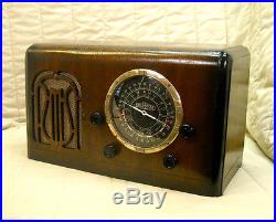 Old Antique Wood Air Castle Vintage Tube Radio Restored & Working Table Top