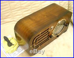 Old Antique Wood Air Castle Vintage Tube Radio -Restored & Working with Tuning Eye