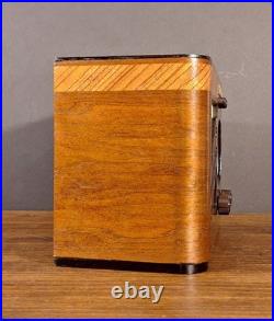 Old Antique Wood Philco Vintage Radio Converted to Bluetooth Speaker +Tube Light Old Antique Wood Philco Vintage Radio Converted to Bluetooth Speaker +Tube Light