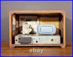 Old Antique Wood Philco Vintage Radio Converted to Bluetooth Speaker +Tube Light Old Antique Wood Philco Vintage Radio Converted to Bluetooth Speaker +Tube Light