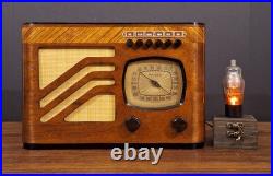 Old Antique Wood Philco Vintage Radio Converted to Bluetooth Speaker +Tube Light Old Antique Wood Philco Vintage Radio Converted to Bluetooth Speaker +Tube Light