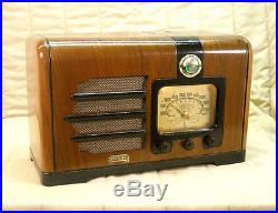 Old Antique Wood Premier Vintage Tube Radio Restored & Working with Tuning Eye
