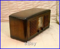 Old Antique Wood RCA Victor Vintage Tube Radio Restored & Working Table Top