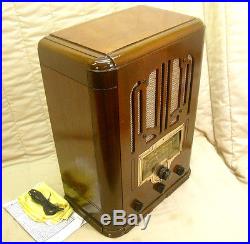 Old Antique Wood RCA Victor Vintage Tube Radio Restored & Working Tombstone