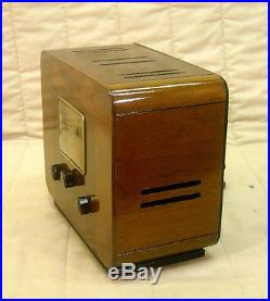 Old Antique Wood RCA Vintage Tube Radio Restored & Working Art Deco Table Top
