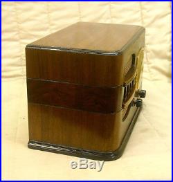 Old Antique Wood Serenader Vintage Tube Radio Restored & Working Table Top
