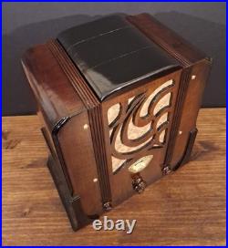 Old Antique Wood Stewart Warner R-1252A Vintage Tube Radio Restored & Working