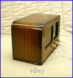 Old Antique Wood Zenith Vintage Tube Radio Restored Working Art Deco Table Top