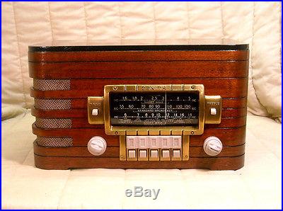 Old Antique Wood Zenith Vintage Tube Radio Restored & Working w/ Black Dial