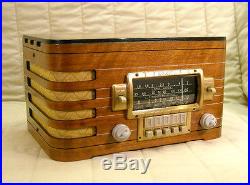 Old Antique Wood Zenith Vintage Tube Radio Restored & Working with Black Dial