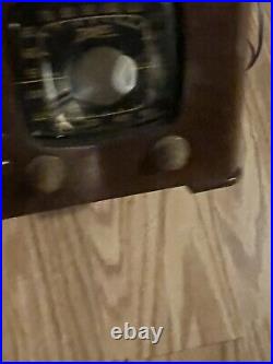 Old Antique Wood Zenith Vintage Tube Radio Turns On For Parts Or Repair # 2-36