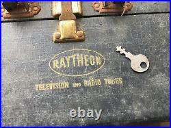 Old Vtg Service/Repairman Raytheon Television And Radio Tubes In Caddy WithExtras