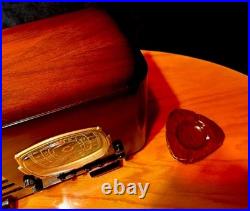 Old Wood Vintage Antique Restored Art Deco Radio Converted to a Bluetooth SPK Old Wood Vintage Antique Restored Art Deco Radio Converted to a Bluetooth SPK