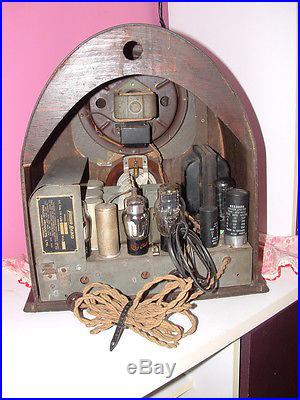 Old vintage antique 1931 tube radio Philco model 70 wood cathedral stil working