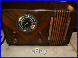 Old vintage antique Canadian tube radio Rogers Majestic wood table top type 4621