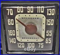Outstanding Restored Antique Vintage 1947 ADMIRAL Black Bakelite Tube Radio