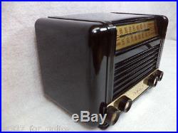 Outstanding Vintage Bakelite DeWald AM/FM Tube Radio Model C-800-RESTORED