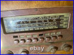 PHILCO Antique CONSOLE Radio Model 41-280, multi (3) band, 1940 vintage