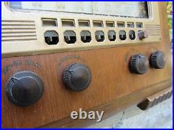 PHILCO TUBE RADIO 40-150 3 band wood SHORTWAVE bakelite antique push SLANT FACE