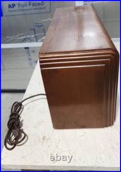 Philco Art Deco Table Top Radio Model 38-17 1938 Wooden Cabinet